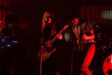 GLIM SPANKY（撮影：上飯坂一）