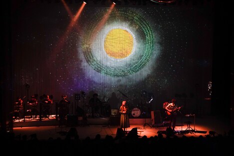 GLIM SPANKY「LOOKING FOR THE MAGIC Tour 2019 "EXTRA SHOW"」の様子。（撮影：上飯坂一）