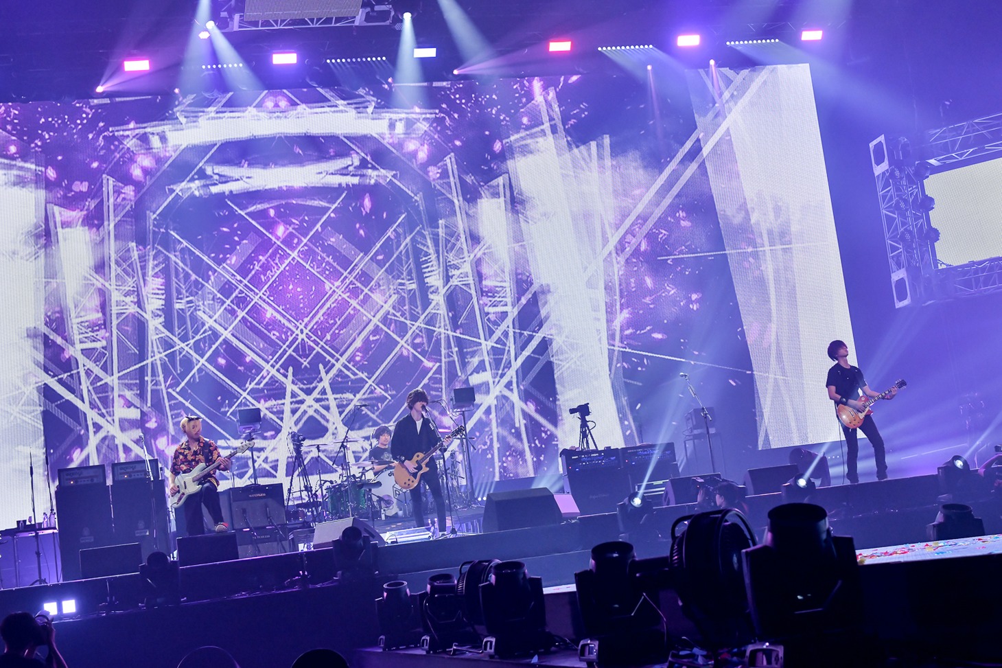 BUMP OF CHICKEN