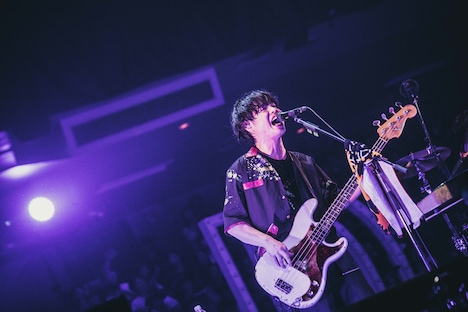 楢崎誠（B, Sax）（Photo by TAKAHIRO TAKINAMI）