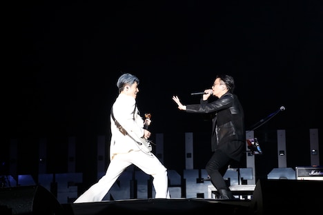 MIYAVIとKREVA。（撮影：ほりたよしか）