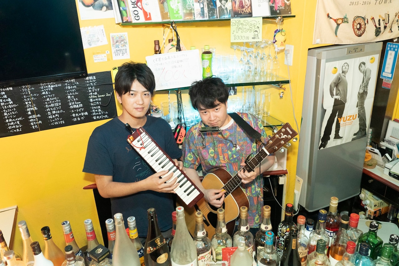 2人で演奏を披露することもしばしば。左がちゅうさん、右が藤井さん。