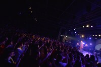 「YOSUKE KiSHi 26 y.o. BiRTHDAY LiVE カッコつけないtonight!!!」の様子。（撮影：藤森勇気）