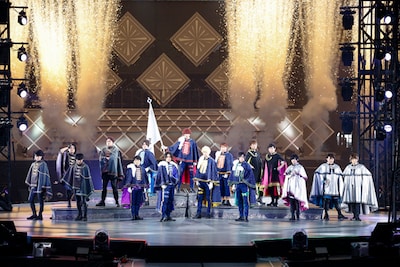 左からZOOL、IDOLiSH7、Re:vale、TRIGGER。（撮影：BNOI / アイナナ製作委員会）