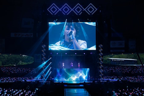 TRIGGER（撮影：BNOI / アイナナ製作委員会）