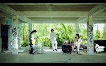 雨のパレード「Summer Time Magic」MVのワンシーン。