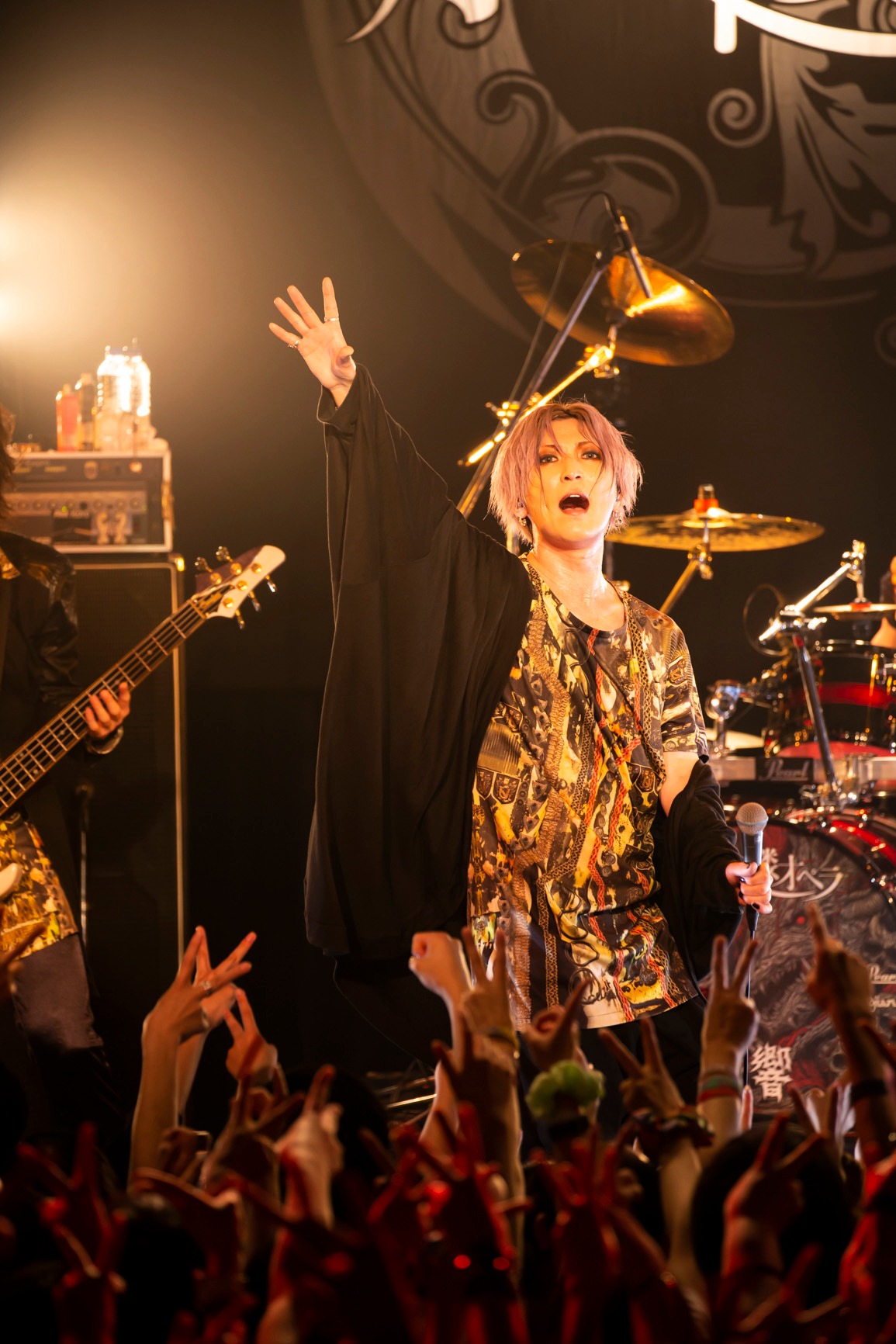 苑（Vo）（写真提供：KING RECORDS）