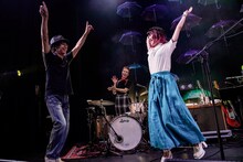 山崎まさよし、Rei。（撮影：上飯坂一）