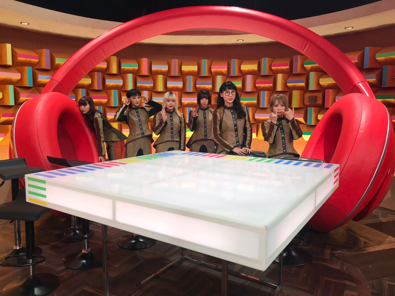 BiSHの素顔に迫る「バズリズム02」でアユニ・Dの崩れない前髪へのこだわり明らかに