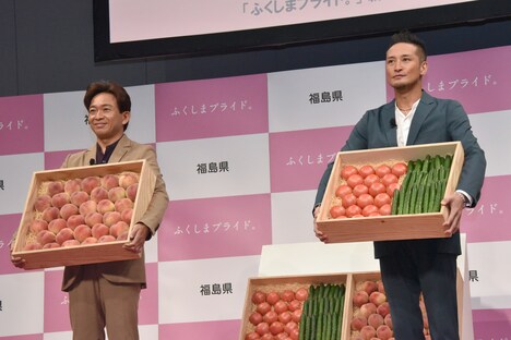 「ふくしまプライド。」の新CM発表会に登壇する城島茂と松岡昌宏。