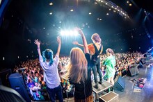 SCANDAL「SCANDAL TOUR 2019 "Fuzzy Summer Mood"」Zepp Tokyo公演の様子。（撮影：ヤオタケシ）