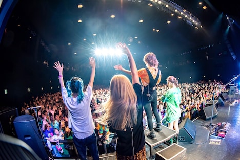 SCANDAL「SCANDAL TOUR 2019 "Fuzzy Summer Mood"」Zepp Tokyo公演の様子。（撮影：ヤオタケシ）