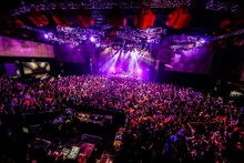 女王蜂「全国ツアー2019『十』 -火炎-」ファイナル公演の様子。（撮影：森好弘）