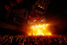 FLOW「FLOW LIVE TOUR 2019『TRIBALYTHM』」東京・新木場STUDIO COAST公演の様子。（撮影：木村泰之）