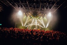 Saucy Dogのライブの様子。（撮影：日吉"JP”純平）