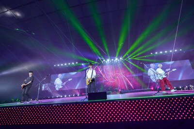 人気画像1位は「BUMP OF CHICKEN最新アルバムツアーが埼玉で開幕『曲がようやく完成した思い』」より、BUMP OF CHICKEN（撮影：古溪一道）