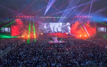 「BUMP OF CHICKEN TOUR 2019 aurora ark」初日公演の様子。（撮影：富永よしえ）