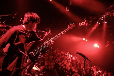 LITEのライブの様子。（Photo by Saru）