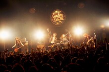 「a flood of circle Tour“CENTER OF THE EARTH”～アーユーハイテンション？～」東京・マイナビBLITZ赤坂公演の様子。（撮影：新保勇樹）