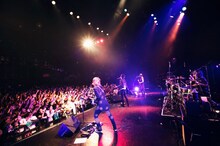 「a flood of circle Tour“CENTER OF THE EARTH”～アーユーハイテンション？～」東京・マイナビBLITZ赤坂公演の様子。（撮影：新保勇樹）