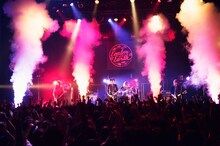 「a flood of circle Tour“CENTER OF THE EARTH”～アーユーハイテンション？～」東京・マイナビBLITZ赤坂公演の様子。（撮影：新保勇樹）