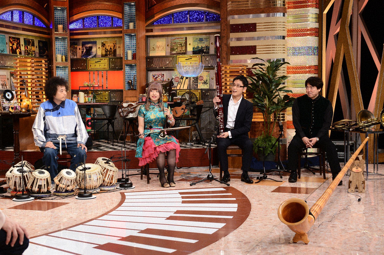 左から、U-zhaan、KiRiKo、石川晃、森泰。(c)テレビ朝日