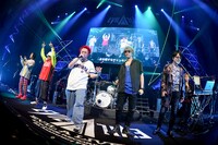 サイプレス上野とロベルト吉野×月蝕會議×The Dirty Dawg（from「ヒプノシスマイク -Division Rap Battle-」）（写真提供：キングレコード）