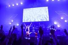 サイプレス上野とロベルト吉野（写真提供：キングレコード）