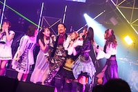 イヤホンズ×内藤るな・高井千帆・平瀬美里×清竜人（写真提供：キングレコード）