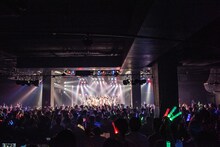 虹のコンキスタドール「虹コン5周年Anniversary LIVE～今年もあなたと過ごすサマー！～」Yokohama Bay Hall公演の様子。