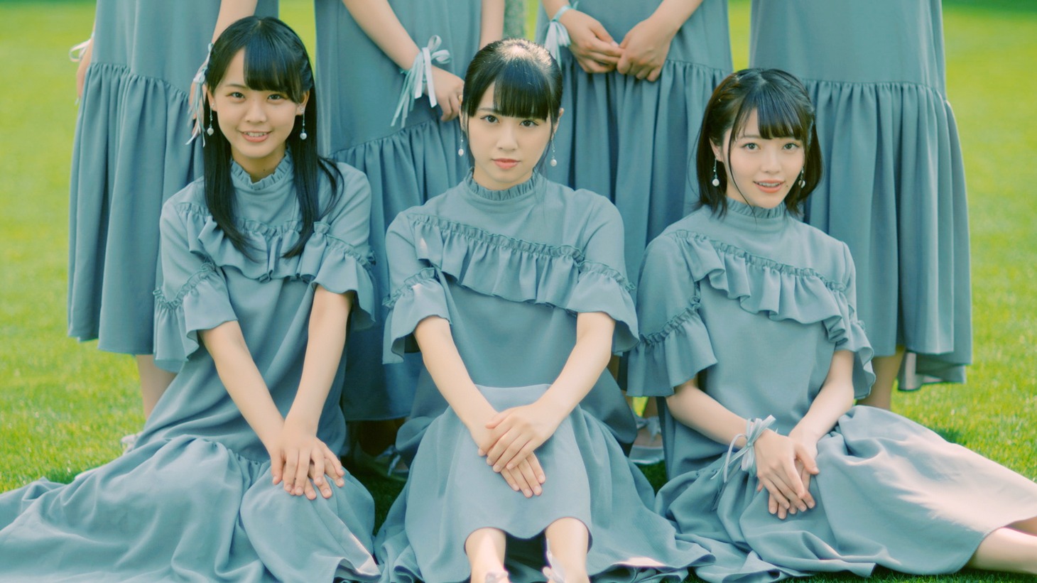 勝手に！四国観光大使「海の色を知っているか？」ミュージックビデオのワンシーン。(c)STU / KING RECORDS