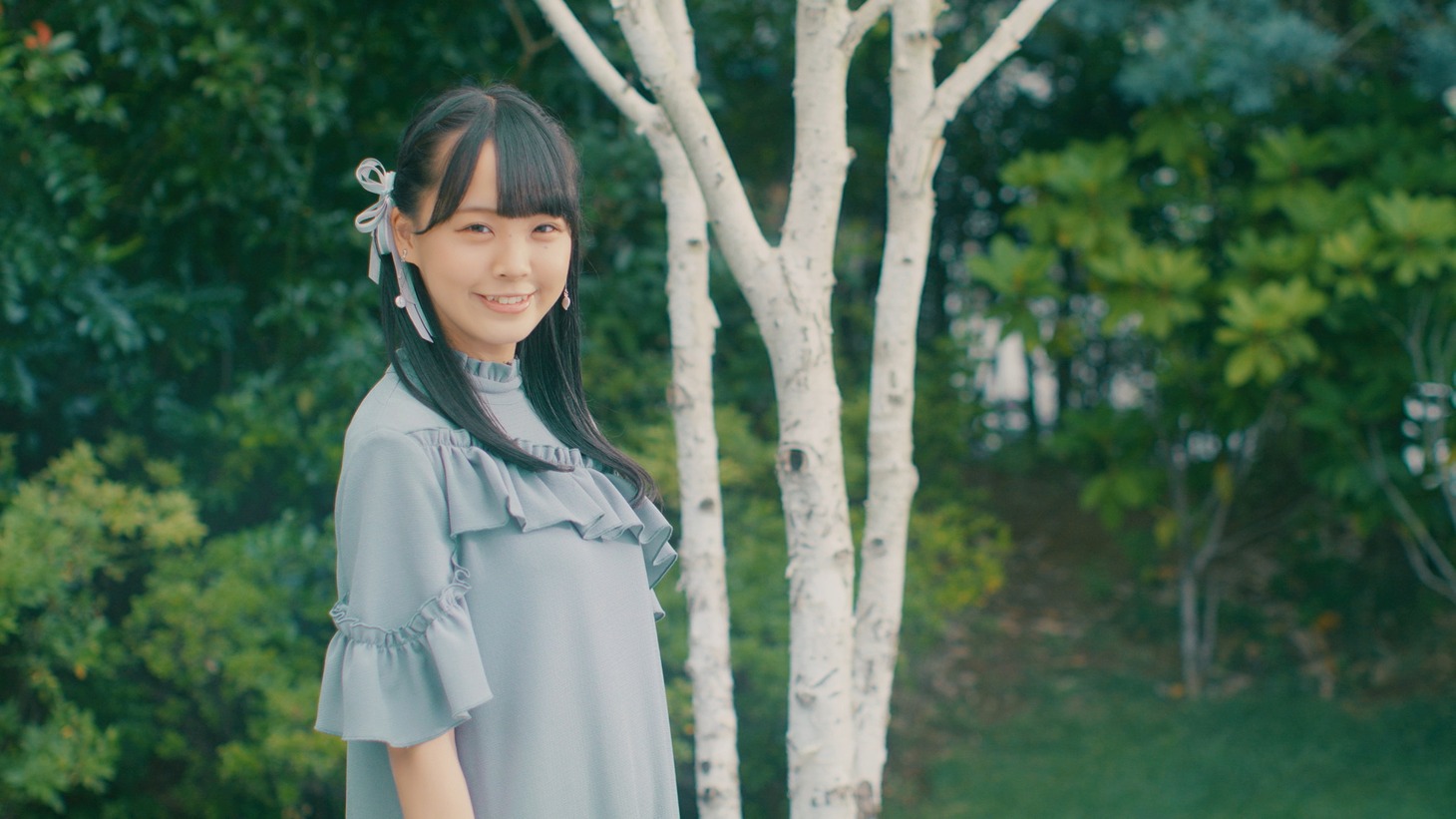 勝手に！四国観光大使「海の色を知っているか？」ミュージックビデオのワンシーン。(c)STU / KING RECORDS