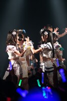 虹のコンキスタドール「虹コン5周年Anniversary LIVE～今年もあなたと過ごすサマー！～」Yokohama Bay Hall公演の様子。