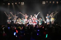 虹のコンキスタドール「虹コン5周年Anniversary LIVE～今年もあなたと過ごすサマー！～」Yokohama Bay Hall公演の様子。