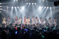 虹のコンキスタドール「虹コン5周年Anniversary LIVE～今年もあなたと過ごすサマー！～」Yokohama Bay Hall公演の様子。