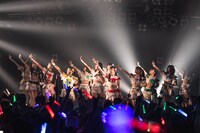 虹のコンキスタドール「虹コン5周年Anniversary LIVE～今年もあなたと過ごすサマー！～」Yokohama Bay Hall公演の様子。
