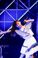 白浜あや（B.O.L.T）（写真提供：キングレコード）