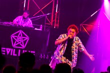 サイプレス上野とロベルト吉野（写真提供：キングレコード）