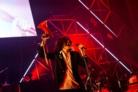 志磨遼平（Vo / ドレスコーズ）（写真提供：キングレコード）