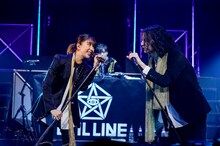 玉井詩織（ももいろクローバーZ）×ドレスコーズ×TeddyLoid（写真提供：キングレコード）