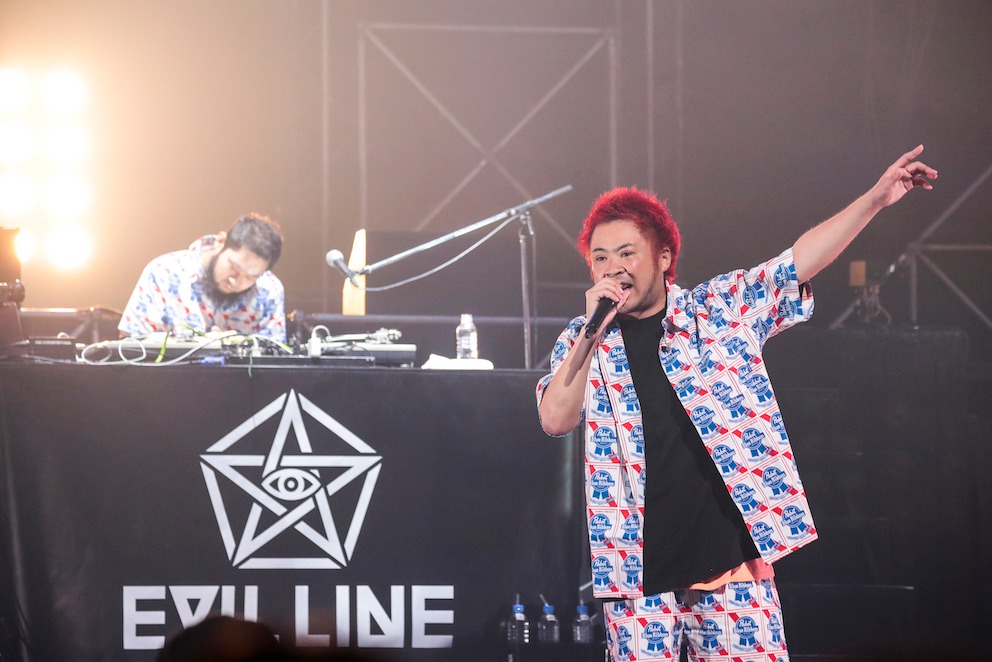 サイプレス上野とロベルト吉野（写真提供：キングレコード）