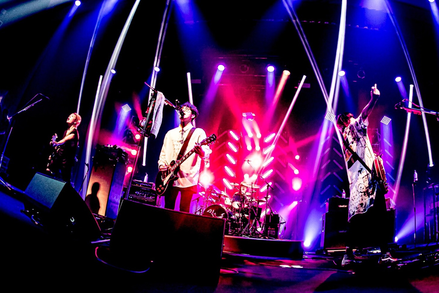 BLUE ENCOUNT「BLUE ENCOUNT HALL TOUR 2019 apartment of SICK(S)」名古屋市公会堂の様子。（撮影：浜野カズシ）