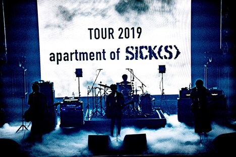 BLUE ENCOUNT「BLUE ENCOUNT HALL TOUR 2019 apartment of SICK(S)」名古屋市公会堂の様子。（撮影：浜野カズシ）