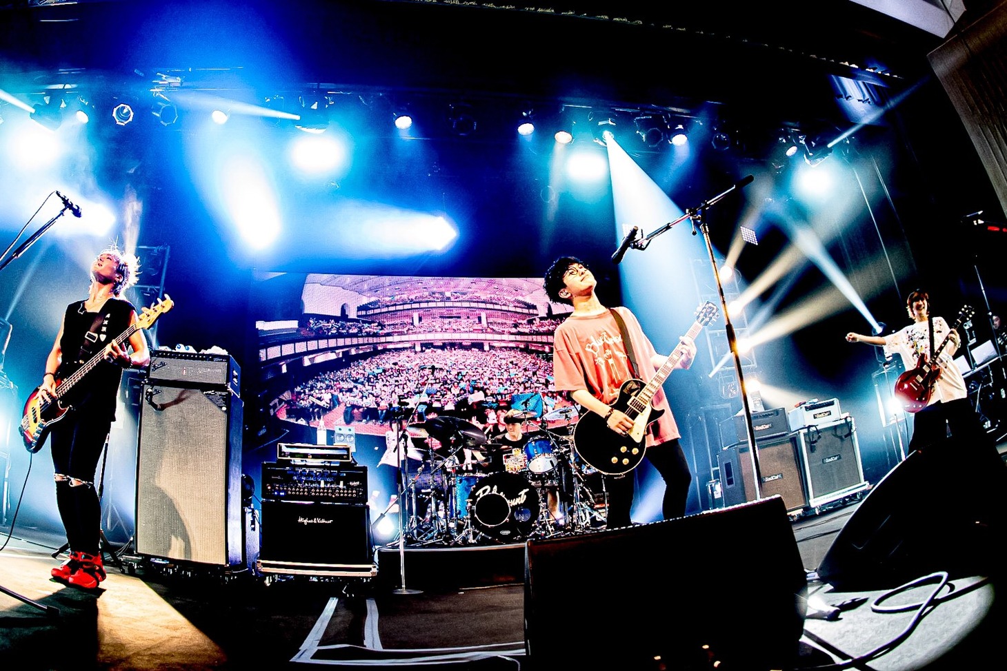 BLUE ENCOUNT「BLUE ENCOUNT HALL TOUR 2019 apartment of SICK(S)」名古屋市公会堂の様子。（撮影：浜野カズシ）