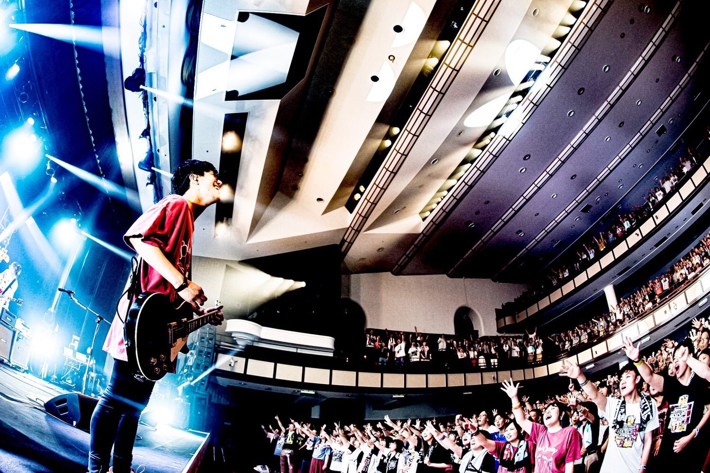 BLUE ENCOUNT「BLUE ENCOUNT HALL TOUR 2019 apartment of SICK(S)」名古屋市公会堂の様子。（撮影：浜野カズシ）