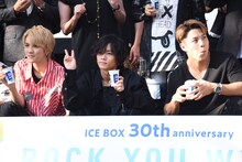 左から吉野北人、川村壱馬、RIKU。