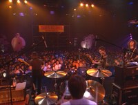 2002年放送の「FACTORY#89」より。（写真提供：フジテレビ）