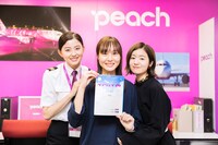 左から朝比奈彩、松本花奈、杏沙子。