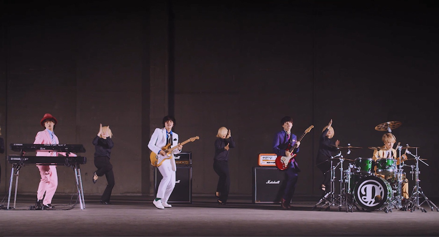 DISH//「NOT FLUNKY」MVのワンシーン。