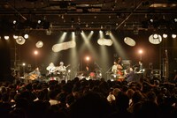 「LIQUIDROOM 15th ANNIVERSARY 中村佳穂」の様子。（撮影：森建二）